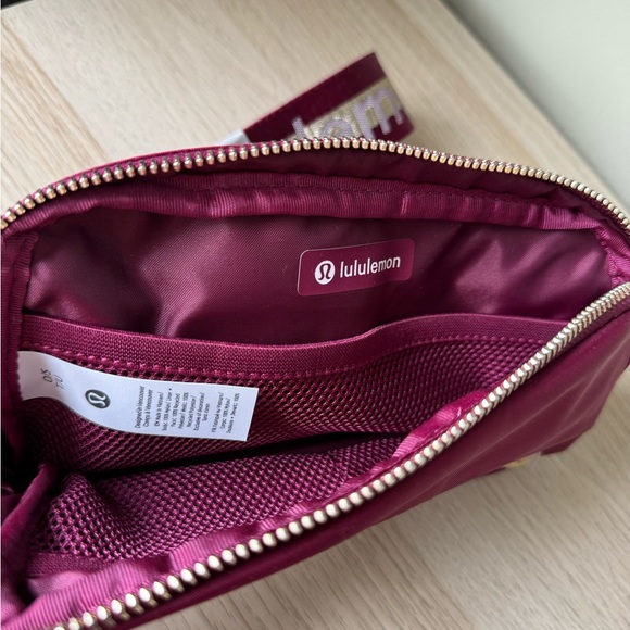 lululemon athletica everywhere belt bag - Picture 5 of 5